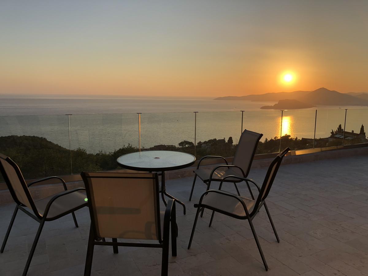 Villa Horus Sveti Stefan Esterno foto